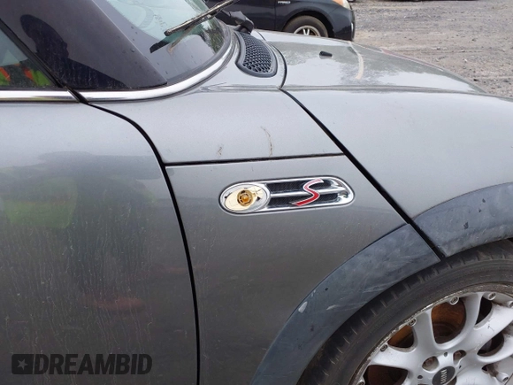 2006 MINI Hardtop S with VIN WMWRE33576TL20826, listed as a IAAI auction lot 42130614 with 160,938 mi miles and . Bid and sale history available at DreamBid. Image 15.