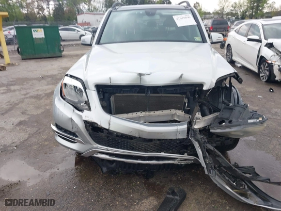 2014 Mercedes-Benz GLK-Class GLK 350 with VIN WDCGG8JB3EG268686, listed as a IAAI auction lot 42010890 with 134,085 mi miles. Bid and sale history available at carsss.com. Image 12.