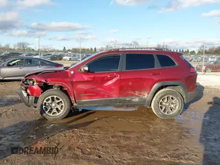 2021 Jeep Cherokee Trailhawk с VIN 1C4PJMBX5MD193290, выставлен на аукционе IAAI как лот 40903042 с пробегом 54 239 миль миль и . История ставок и продаж доступна на DreamBid. Изображение 14.