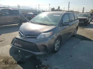 2018 Toyota Sienna LE Auto Access Seat with VIN 5TDKZ3DC2JS932431, listed as a Copart auction lot 58867695 with 98,265 mi miles and Salvage title. Bid and sale history available at DreamBid. Image 14.