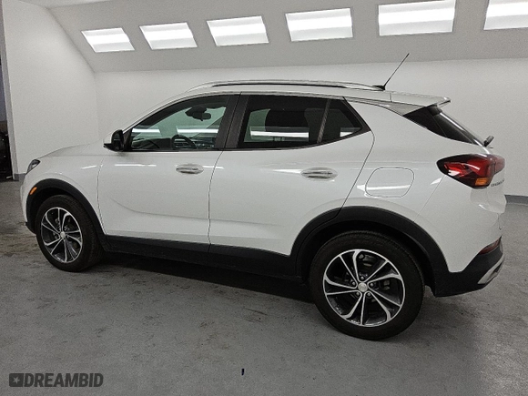 2021 Buick Encore GX Select with VIN KL4MMDSL5MB161629, listed as a Copart auction lot 52447735 with 105,961 mi miles and Clean Title. Bid and sale history available at carsss.com. Image 2.