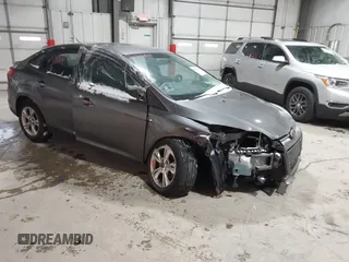 2013 Ford Focus SE with VIN 1FADP3F22DL270686, listed as a IAAI auction lot 40560064 with 84,681 mi miles and . Bid and sale history available at DreamBid. Image 1.