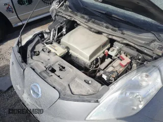 2017 Nissan LEAF S with VIN 1N4BZ0CP7HC305471, listed as a Copart auction lot 48620625 with 77,136 mi miles and Salvage title. Bid and sale history available at DreamBid. Image 12.
