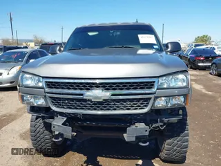 2006 Chevrolet Silverado 1500 LT1 with VIN 2GCEK13TX61184260, listed as a IAAI auction lot 41651907 with 192,143 mi miles. Bid and sale history available at carsss.com. Image 12.