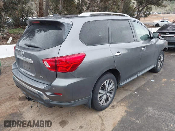 2018 Nissan Pathfinder SL with VIN 5N1DR2MN8JC647427, listed as a IAAI auction lot 41801427 with 148,741 mi miles. Bid and sale history available at carsss.com. Image 4.