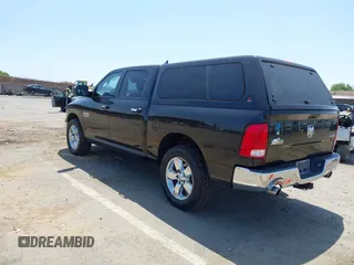 2017 Ram 1500 Big Horn z VIN 1C6RR7LM4HS882771, wystawiony jako IAAI lot #42401357 z przebiegiem 81 646 mil mil oraz . Historia ofert i sprzedaży dostępna na DreamBid. Obrazek 3.