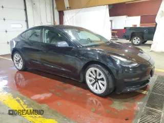 2023 Tesla Model 3 z VIN 5YJ3E1EA4PF451241, wystawiony jako Copart lot #61045835 z przebiegiem 69 738 mil mil oraz Czysty tytuł • Clean title. Historia ofert i sprzedaży dostępna na DreamBid. Obrazek 4.