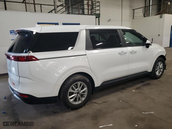 2024 Kia Carnival LX with VIN KNDNB4H33R6354692, listed as a Copart auction lot 69394664 with 23,350 mi miles and Salvage Title. Bid and sale history available at carsss.com. Image 3.