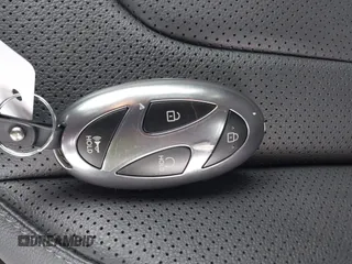 2025 Hyundai Elantra Limited z VIN KMHLN4DJ1SU124424, wystawiony jako IAAI lot #42013638 z przebiegiem 2 713 mil mil oraz . Historia ofert i sprzedaży dostępna na DreamBid. Obrazek 11.
