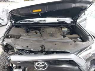 2016 Toyota 4Runner Limited with VIN JTEBU5JR2G5293934, listed as a IAAI auction lot 41688252 with 122,147 mi miles. Bid and sale history available at carsss.com. Image 10.