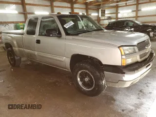 2003 Chevrolet Silverado 1500 with VIN 2GCEK19T531404178, listed as a Copart auction lot 44432345 with 194,784 mi miles and Salvage Title. Bid and sale history available at carsss.com. Image 4.