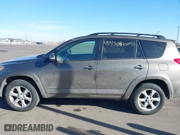 2011 Toyota RAV4 Limited с VIN 2T3DF4DV9BW173561, выставлен на аукционе IAAI как лот 41450407 с пробегом 126 053 миль миль и . История ставок и продаж доступна на DreamBid. Изображение 14.
