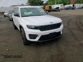 2024 Jeep Grand Cherokee Altitude X with VIN 1C4RJHAG4RC247791, listed as a Copart auction lot 58950805 with 10,467 mi miles and Salvage title. Bid and sale history available at DreamBid. Image 13.