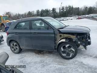 2024 Hyundai Venue SEL z VIN KMHRC8A39RU317444, wystawiony jako IAAI lot #41596048 z przebiegiem 8 619 mil mil oraz . Historia ofert i sprzedaży dostępna na DreamBid. Obrazek 13.