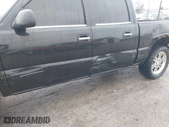 2006 Chevrolet Silverado 1500 LT1 with VIN 2GCEK13Z261356091, listed as a IAAI auction lot 41734558 with 247,209 mi miles. Bid and sale history available at carsss.com. Image 6.
