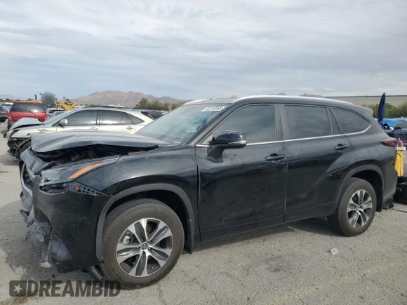 2024 Toyota Highlander LE with VIN 5TDKDRBH4RS542507, listed as a Copart auction lot 53318265 with 19,014 mi miles and Salvage title. Bid and sale history available at DreamBid. Image 1.