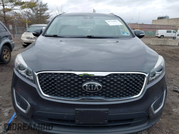 2018 Kia Sorento LX with VIN 5XYPGDA3XJG339502, listed as a IAAI auction lot 41724461 with 58,849 mi miles. Bid and sale history available at carsss.com. Image 6.