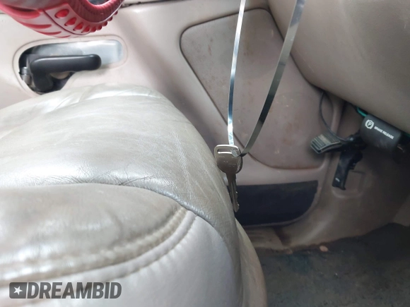 2002 Chevrolet Avalanche with VIN 3GNEK13T82G151962, listed as a IAAI auction lot 42070087 with 282,936 mi miles and . Bid and sale history available at DreamBid. Image 11.