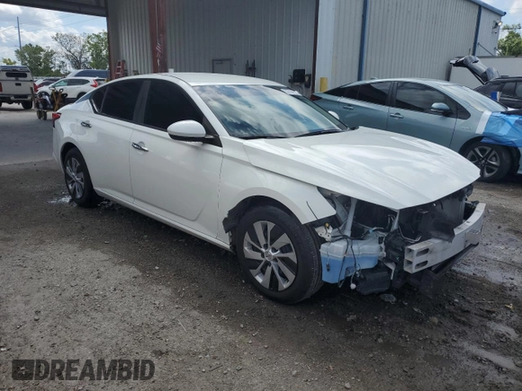 2020 Nissan Altima S with VIN 1N4BL4BV5LC243070, listed as a Copart auction lot 52736115 with 92,851 mi miles and Non Repairable. Bid and sale history available at carsss.com. Image 4.