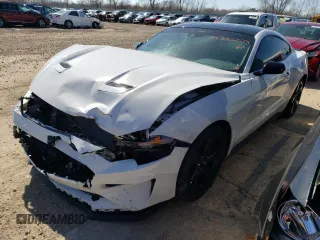 2021 Ford Mustang EcoBoost with VIN 1FA6P8TH0M5102256, listed as a Copart auction lot 44782253 with 20,604 mi miles. Bid and sale history available at carsss.com. Image 1.
