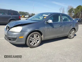 2007 Volkswagen Jetta 2.5 с VIN 3VWSF71K77M092907, выставлен на аукционе Copart как лот 46819635 с пробегом 234 826 миль миль и На запчасти • Non repairable. История ставок и продаж доступна на DreamBid. Изображение 1.