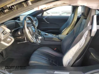 2017 BMW i8 z VIN WBY2Z2C35HV676554, wystawiony jako Copart lot #69516714 z przebiegiem 58 163 mil mil oraz Szkoda całkowita • Salvage title. Historia ofert i sprzedaży dostępna na DreamBid. Obrazek 7.