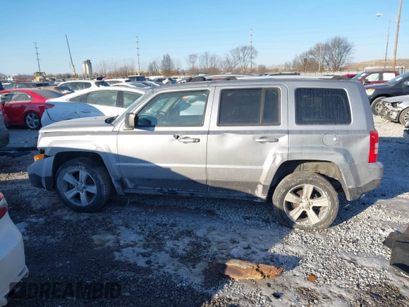 2016 Jeep Patriot Latitude with VIN 1C4NJRFB2GD647292, listed as a IAAI auction lot 41423443 with 88,905 mi miles and . Bid and sale history available at carsss.com. Image 13.