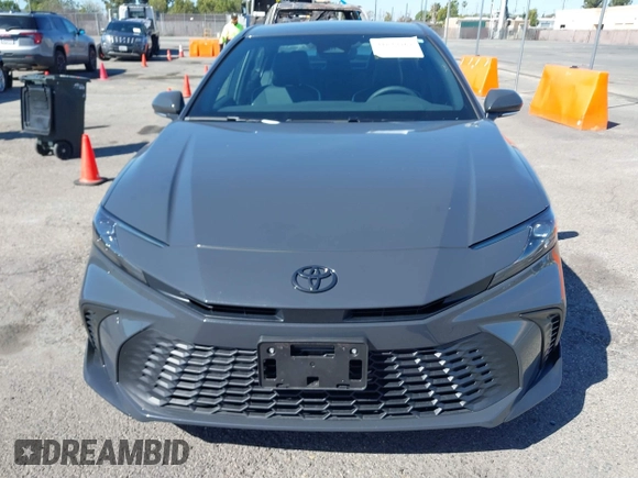 2025 Toyota Camry LE z VIN 4T1DAACK4SU572097, wystawiony jako IAAI lot #41827762 z przebiegiem 8 106 mil mil oraz . Historia ofert i sprzedaży dostępna na DreamBid. Obrazek 12.