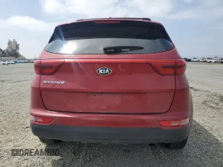 2018 Kia Sportage LX z VIN KNDPMCACXJ7327057, wystawiony jako Copart lot #57280695 z przebiegiem 157 460 mil mil oraz Czysty tytuł • Clean title. Historia ofert i sprzedaży dostępna na DreamBid. Obrazek 6.