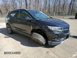 2020 Buick Encore GX Select z VIN KL4MMDSL2LB096513, wystawiony jako Copart lot #50428735 z przebiegiem 58 101 mil mil oraz Czysty tytuł • Clean title. Historia ofert i sprzedaży dostępna na DreamBid. Obrazek 4.