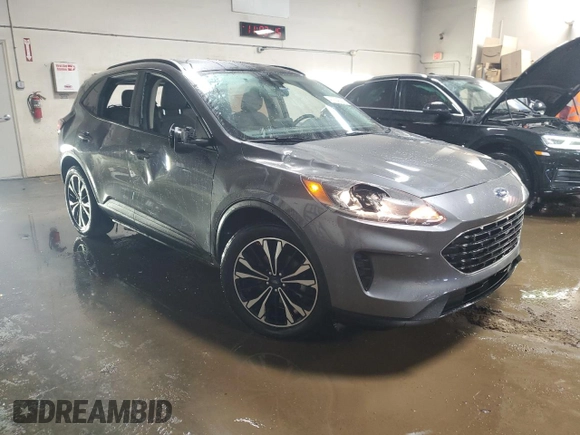2022 Ford Escape SE z VIN 1FMCU0G66NUA43023, wystawiony jako Copart lot #48254235 z przebiegiem Nie podano mil oraz Szkoda całkowita • Salvage title. Historia ofert i sprzedaży dostępna na DreamBid. Obrazek 4.
