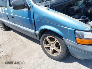 1994 Dodge Caravan z VIN 2B4GH25K4RR517492, wystawiony jako IAAI lot #41940051 z przebiegiem 241 574 mil mil oraz . Historia ofert i sprzedaży dostępna na DreamBid. Obrazek 6.
