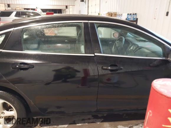 2016 Chevrolet Malibu LS z VIN 1G1ZB5ST6GF211340, wystawiony jako IAAI lot #42116361 z przebiegiem 96 753 mil mil oraz . Historia ofert i sprzedaży dostępna na DreamBid. Obrazek 13.