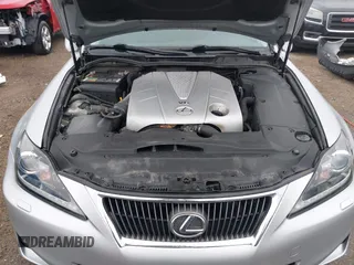 2012 Lexus IS 350 z VIN JTHCE5C22C5002735, wystawiony jako IAAI lot #42295104 z przebiegiem 253 853 mil mil oraz . Historia ofert i sprzedaży dostępna na DreamBid. Obrazek 10.