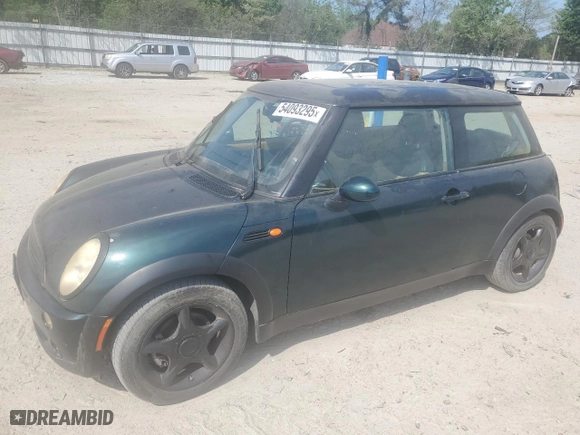 2005 MINI Cooper Hardtop with VIN WMWRC33415TC59441, listed as a Copart auction lot 54093295 with 138,327 mi miles and Clean Title. Bid and sale history available at carsss.com. Image 1.