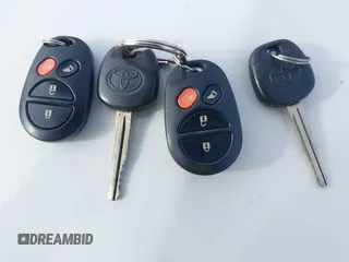 2006 Toyota Sienna CE z VIN 5TDZA23C06S547703, wystawiony jako IAAI lot #41973392 z przebiegiem 235 995 mil mil oraz . Historia ofert i sprzedaży dostępna na DreamBid. Obrazek 11.