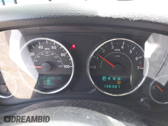 2013 Jeep Wrangler Unlimited Sport z VIN 1C4BJWDG0DL577812, wystawiony jako IAAI lot #42301104 z przebiegiem 138 387 mil mil oraz . Historia ofert i sprzedaży dostępna na DreamBid. Obrazek 7.