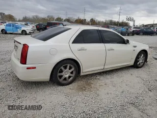 2008 Cadillac STS RWD z VIN 1G6DZ67A080170284, wystawiony jako Copart lot #78789724 z przebiegiem 185 571 mil mil oraz Szkoda całkowita • Salvage title. Historia ofert i sprzedaży dostępna na DreamBid. Obrazek 3.