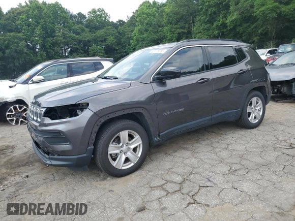 2022 Jeep Compass Altitude z VIN 3C4NJCBB0NT214340, wystawiony jako Copart lot #58775685 z przebiegiem 68 473 mil mil oraz Szkoda całkowita • Salvage title. Historia ofert i sprzedaży dostępna na DreamBid. Obrazek 1.