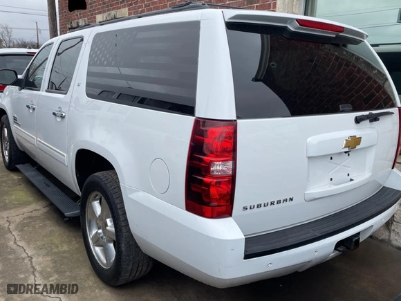 2013 Chevrolet Suburban LT with VIN 1GNSCJE0XDR295860, listed as a Copart auction lot 45344455 with 216,572 mi miles and Clean Title. Bid and sale history available at carsss.com. Image 3.