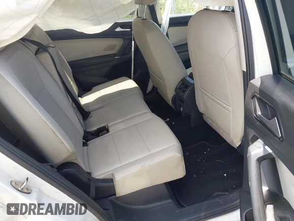 2018 Volkswagen Tiguan SEL with VIN 3VV3B7AX2JM060292, listed as a IAAI auction lot 42274534 with 97,604 mi miles and . Bid and sale history available at DreamBid. Image 8.