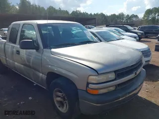 2002 Chevrolet Silverado 1500 LS with VIN 2GCEC19V721294585, listed as a IAAI auction lot 41518853 with 1 mi miles. Bid and sale history available at carsss.com. Image 1.
