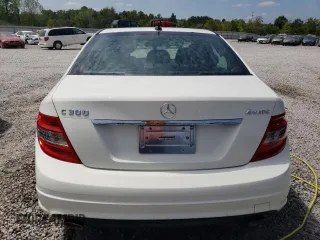 2009 Mercedes-Benz C 300 Sport z VIN WDDGF81X99R084146, wystawiony jako Copart lot #66393903 z przebiegiem 137 435 mil mil oraz Nie do naprawy • Non repairable. Historia ofert i sprzedaży dostępna na DreamBid. Obrazek 6.