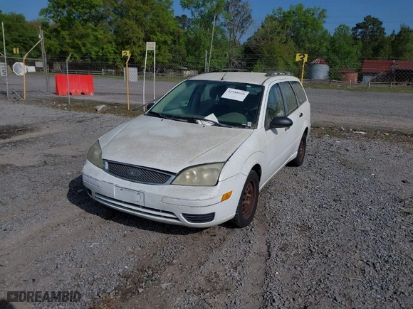 2006 Ford Focus SE with VIN 1FAFP36N76W179286, listed as a IAAI auction lot 41988568 with 277,009 mi miles. Bid and sale history available at carsss.com. Image 2.