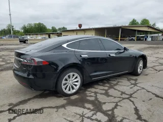 2018 Tesla Model S 75D with VIN 5YJSA1E22JF234262, listed as a Copart auction lot 57954755 with 62,375 mi miles and Salvage title. Bid and sale history available at DreamBid. Image 3.