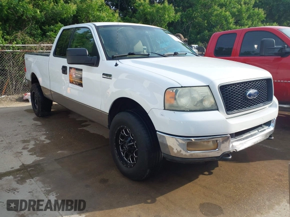 2004 Ford F-150 XLT with VIN 1FTPX14594NB00435, listed as a IAAI auction lot 42141898 with 261,217 mi miles and . Bid and sale history available at carsss.com. Image 1.