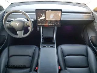 2020 Tesla Model 3 Performance z VIN 5YJ3E1EC1LF719481, wystawiony jako Copart lot #86930884 z przebiegiem 69 645 mil mil oraz Szkoda całkowita • Salvage title. Historia ofert i sprzedaży dostępna na DreamBid. Obrazek 8.