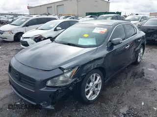 2013 Nissan Maxima SV z VIN 1N4AA5AP7DC814845, wystawiony jako IAAI lot #41758456 z przebiegiem 139 556 mil mil oraz . Historia ofert i sprzedaży dostępna na DreamBid. Obrazek 2.