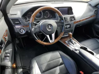2013 Mercedes-Benz E 350 with VIN WDDKJ5KB7DF190650, listed as a Copart auction lot 42246695 with 194,786 mi miles and Salvage title. Bid and sale history available at DreamBid. Image 8.