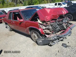 1991 Cadillac DeVille z VIN 1G6CD13B7M4306411, wystawiony jako Copart lot #50128155 z przebiegiem Nie podano mil oraz Szkoda całkowita • Salvage title. Historia ofert i sprzedaży dostępna na DreamBid. Obrazek 4.